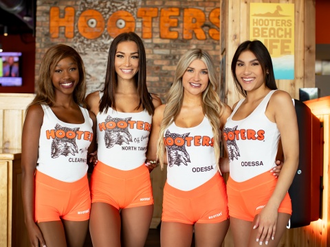 Hooters Restaurant Bar image