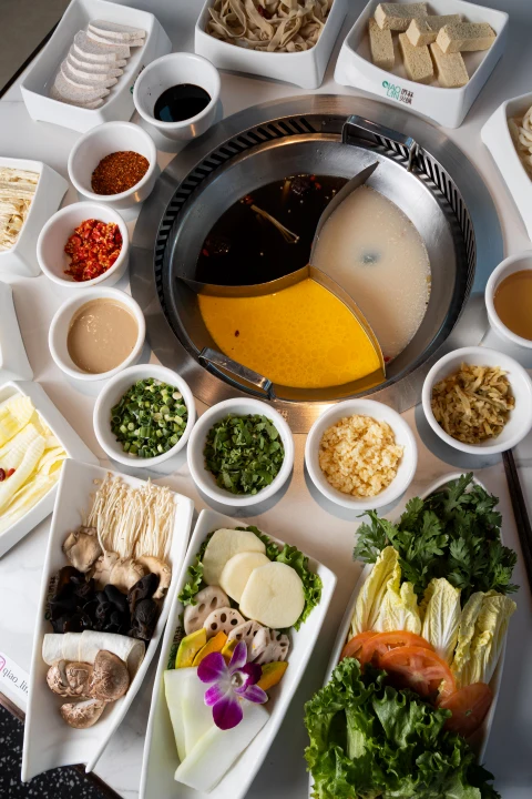 Qiao Lin Hotpot image