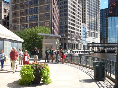 Milwaukee RiverWalk image