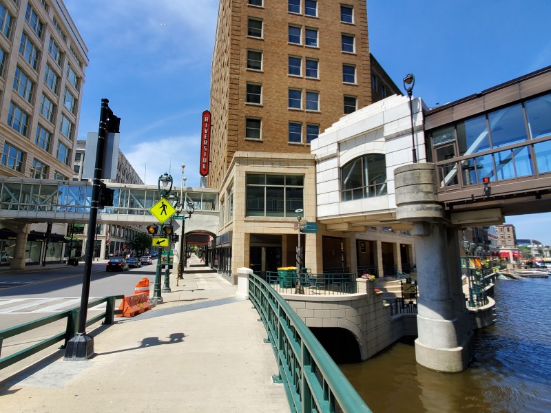 Wisconsin Avenue Bridge image