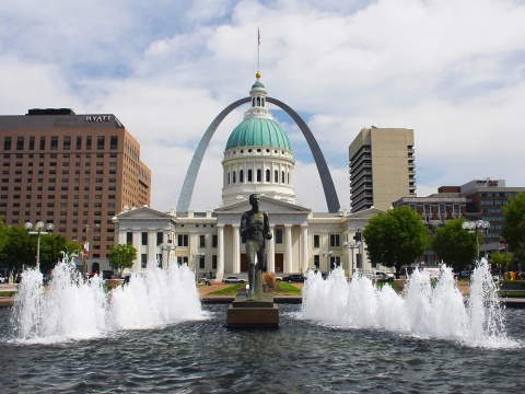 St. Louis Gateway Arch and Old Capitol